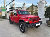Số tự động 2.0L 4x4 AT máy xăng, màu đỏ