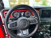 Số tự động 2.0L 4x4 AT máy xăng, màu đỏ