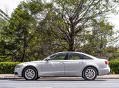Model 2015 màu trắng giá tốt