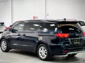 Xe màu xanh - Nội thất kem
