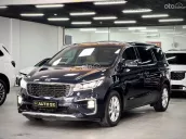 Xe màu xanh - Nội thất kem
