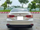 Màu trắng, odo 10.000 km