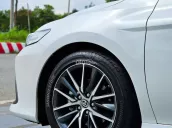 Màu trắng, odo 10.000 km