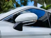 Màu trắng, odo 10.000 km