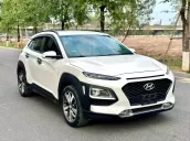 Bán xe Huyndai Kona 2.0 AT 2020 màu trắng, tên tư nhân, chạy hơn 3 vạn km