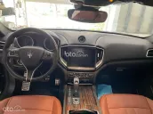 Đi mới được 2400km