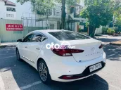 Hyundai Elantra 2019 2.0AT - 72000 km