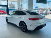 Quà tặng tháng 4: 06 chỉ vàng - miễn phí 06 năm bảo dưỡng tiêu chuẩn - 02 năm miễn phí lãi suất