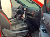 2.0L 4x4 AT, màu đỏ, lên 70 triệu đồ chơi