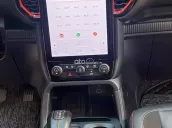 2.0L 4x4 AT, màu đỏ, lên 70 triệu đồ chơi