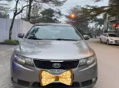 Sedan hạng C chắc nịch mà giá chỉ loanh quanh 200 triệu