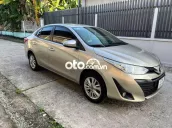 Màu vàng, mới 99%