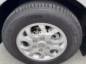 Màu Bạc Máy Xăng 6 Chỗ