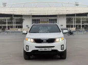 Xe gia đình chạy rất giữ gìn