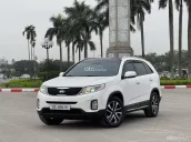 Xe gia đình chạy rất giữ gìn