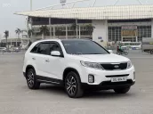 Xe gia đình chạy rất giữ gìn