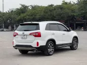Xe gia đình chạy rất giữ gìn