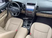 Xe gia đình chạy rất giữ gìn