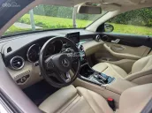Mercedes-Benz GLC200 đen/kem sx2018