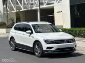Volkswagen Tiguan Allspace trắng/đen sx2019