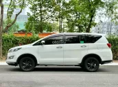 Xe chuẩn chỉnh không đâm đụng, ngập nước