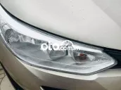 Màu vàng đang tìm chủ mới