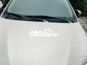 Màu vàng đang tìm chủ mới