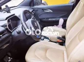 Xe gia đình dùng kỹ như mới