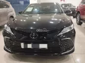 Camry 2.0Q lướt