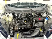 Trắng, odo 64.000 Km