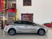 Sedan 5 chỗ giá rẻ, máy số ngon, thân vỏ chắc chắn