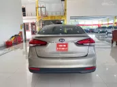 Sedan 5 chỗ giá rẻ, máy số ngon, thân vỏ chắc chắn