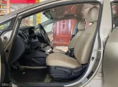 Sedan 5 chỗ giá rẻ, máy số ngon, thân vỏ chắc chắn