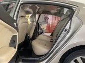 Sedan 5 chỗ giá rẻ, máy số ngon, thân vỏ chắc chắn