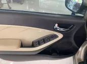 Sedan 5 chỗ giá rẻ, máy số ngon, thân vỏ chắc chắn