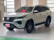 Fortuner 2.4AT xe qua sử dụng chính hãng