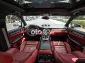 Porsche Cayenne Coupe Platinum Edition model 2023