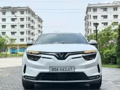 Xe mua pin, vẫn còn miễn phí sạc 2027