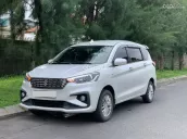 Bán xe màu trắng, nội thất bọc da, đầy đủ tiện nghi