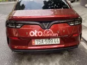 VinFast Lux A2.0 2019 Plus 2.0 AT - 20000 km