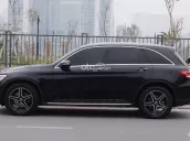 Xe sang trọng, nội thất hiện đại