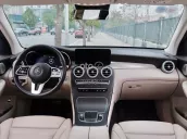 Xe sang trọng, nội thất hiện đại