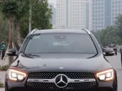 Xe sang trọng, nội thất hiện đại