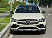 Xe lướt chuẩn với thiết kế thể thao AMG Line