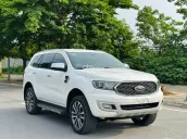 Đủ hồ sơ sang tên, xe siêu lướt 8.200 km