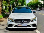 Xe đẹp như mới, trang bị full option hiện đại
