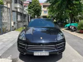 SUV sang trọng màu đen full option
