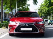 Lexus ES 300h 2022 tại Hà Nội