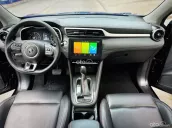 Xe lướt 3 vạn km, màu đen sang trọng