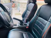 Xe gia đình 7 chỗ nhập khẩu nguyên chiếc